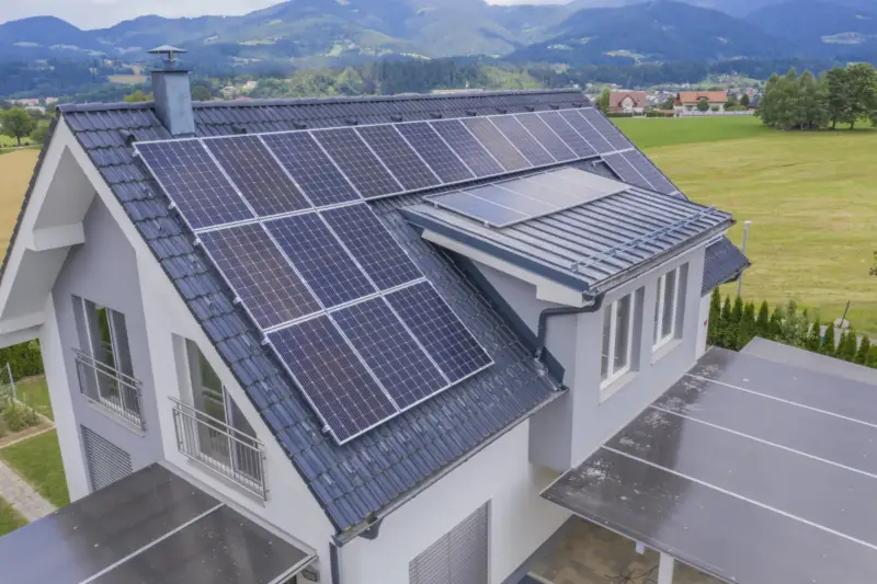Zonnepanelen combineren met een thuisbatterij: zo doet u dat slim